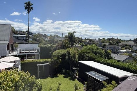 Photo of property in 40 Whangaparaoa Road, Red Beach, 0932
