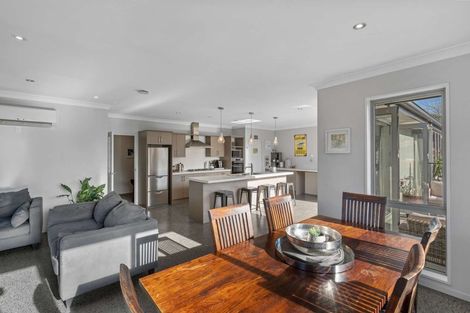 Photo of property in 28 Linkwater Way, Parklands, Christchurch, 8083