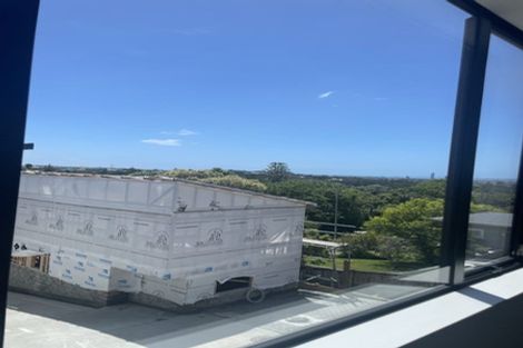 Photo of property in 1b Zion Road, Birkenhead, Auckland, 0626
