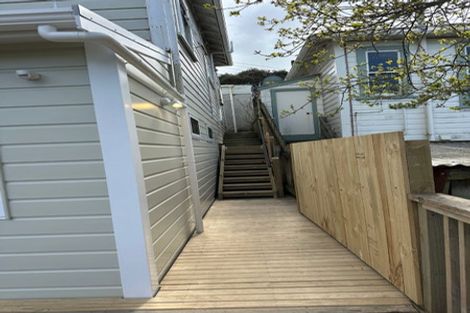 Photo of property in 7 Murray Street, Island Bay, Wellington, 6023