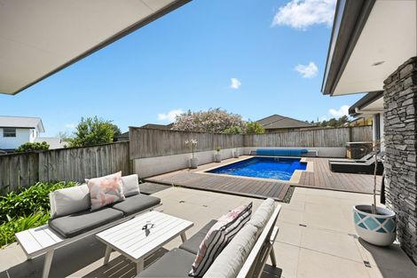 Photo of property in 21 Raddington Way, Huntington, Hamilton, 3210