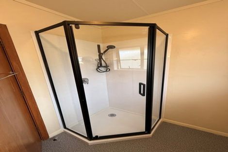 Photo of property in 33 Acacia Avenue, Upper Riccarton, Christchurch, 8041