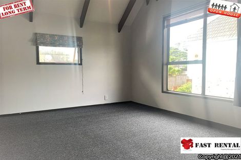 Photo of property in 1/2 Halberg Street, Glenfield, Auckland, 0629