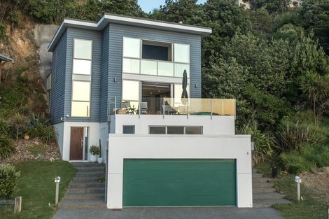 Photo of property in 6 Owhiro Bay Parade, Island Bay, Wellington, 6023