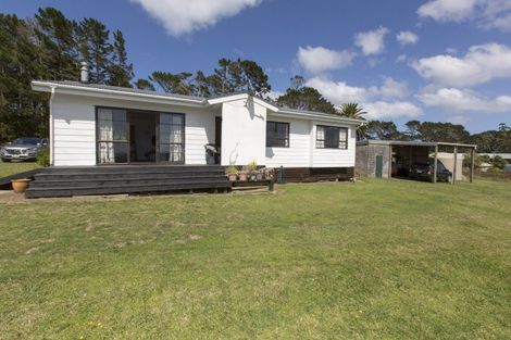 Photo of property in 5705 Pouto Road, Pouto, 0391