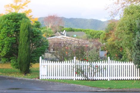 Photo of property in 13 Ngarara Road, Waikanae, 5036