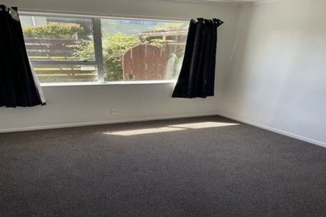 Photo of property in 18b Chetwode Grove, Newlands, Wellington, 6037