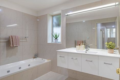 Photo of property in 126 Cannon Hill Crescent, Mount Pleasant, Christchurch, 8081