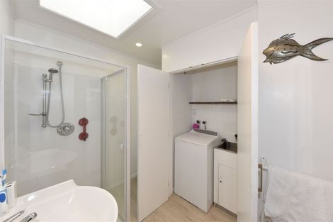 Photo of property in 2a Mallett Place, Halswell, Christchurch, 8025