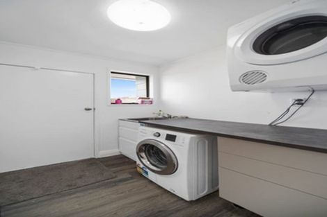 Photo of property in 4 Molesworth Place, Mangere, Auckland, 2022