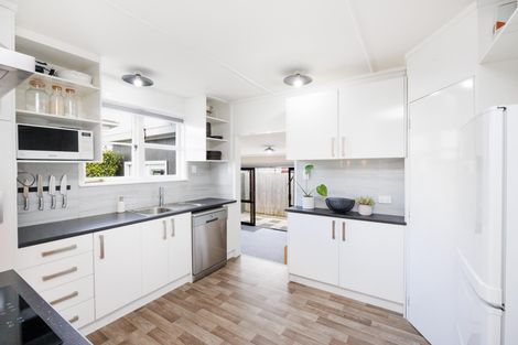 Photo of property in 104 Clyde Crescent, Roslyn, Palmerston North, 4414