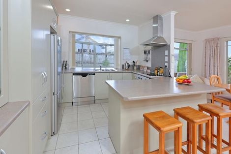 Photo of property in 32 Highfields Terrace, Henderson, Auckland, 0612