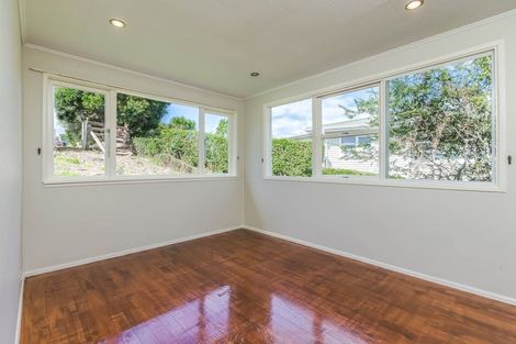 Photo of property in 15 Sunnyfield Crescent, Glenfield, Auckland, 0629