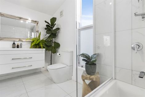 Photo of property in 52a Hatton Road, Orewa, 0931