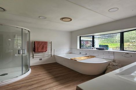 Photo of property in 18 Arden Place, Oakura, 4314
