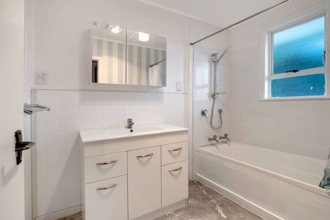 Photo of property in 5 Glenn Street, Castlecliff, Whanganui, 4501