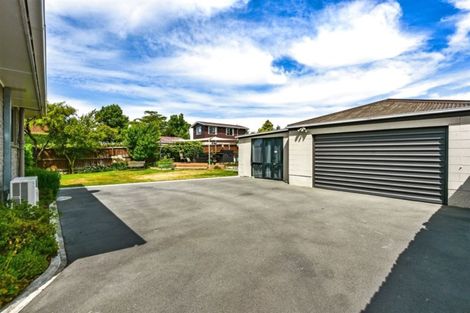 Photo of property in 15 Harrowdale Drive, Avonhead, Christchurch, 8042