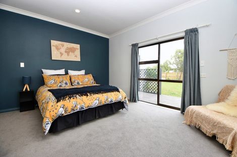 Photo of property in 4 Mckenzie Terrace, Carterton, 5713
