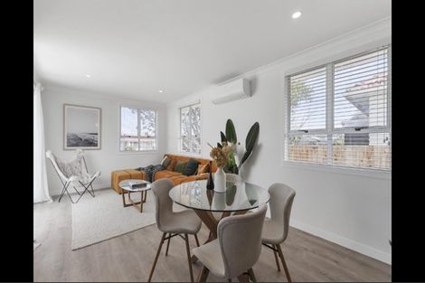 Photo of property in 21 Waione Avenue, Te Atatu Peninsula, Auckland, 0610
