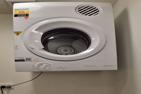 Photo of property in 63u3 Tiketike Way, Brooklyn, Wellington, 6021