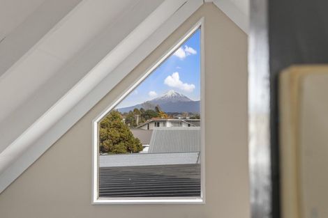 Photo of property in 1/9 Brierley Place, Marfell, New Plymouth, 4310