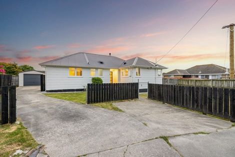 Photo of property in 23 Lambeth Crescent, Northcote, Christchurch, 8052