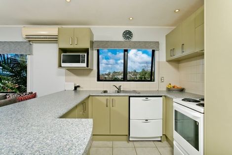 Photo of property in 44 Garton Drive, Massey, Auckland, 0614