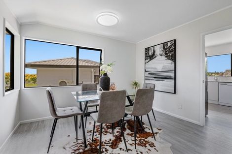 Photo of property in 2/20 Bronzewing Terrace, Unsworth Heights, Auckland, 0632