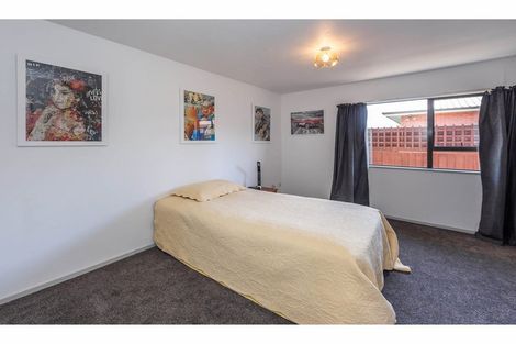 Photo of property in 17 Wiremu Street, Redwood, Christchurch, 8051