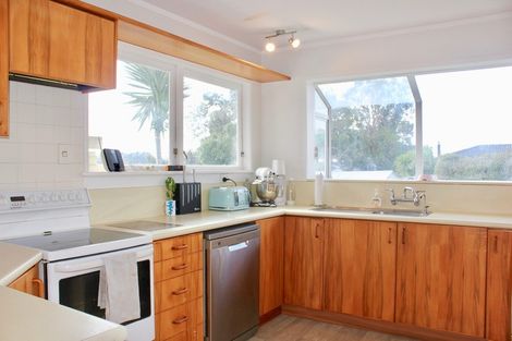 Photo of property in 34 Sunvue Road, Glen Eden, Auckland, 0602