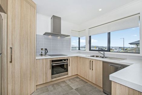 Photo of property in 31 Kitemaunga Avenue, One Tree Point, 0118