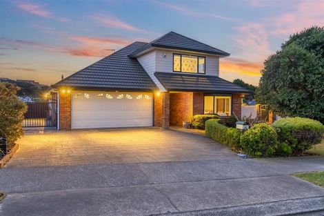 Photo of property in 70 Samwell Drive, Whitby, Porirua, 5024