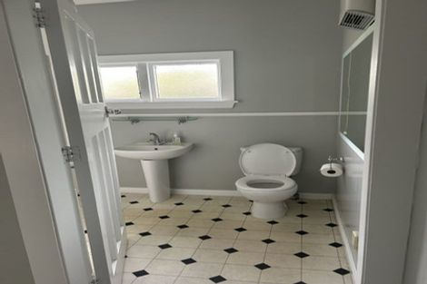 Photo of property in 172 Weston Road, St Albans, Christchurch, 8052