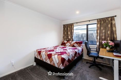 Photo of property in 3 Nikau Lane, Timberlea, Upper Hutt, 5018