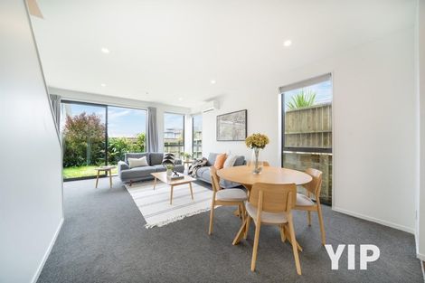 Photo of property in 1/62 Spenmoor Street, Newlands, Wellington, 6037