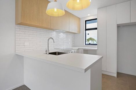 Photo of property in 4/8 New Brighton Road, Shirley, Christchurch, 8061