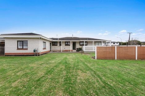 Photo of property in 122 Kimpton Road, Papatoetoe, Auckland, 2025