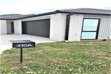 Photo of property in 310a Lakes Boulevard, Pyes Pa, Tauranga, 3112