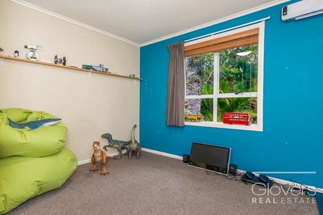 Photo of property in 21 Ngaio Road, Titirangi, Auckland, 0604