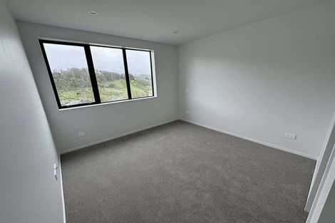 Photo of property in 44 Turtleback Avenue, Whitby, 5024