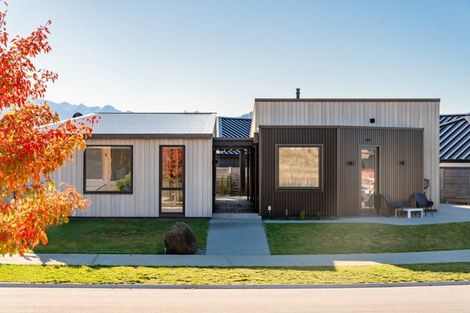 Photo of property in 17 Doug Ledgerwood Drive, Wanaka, 9305