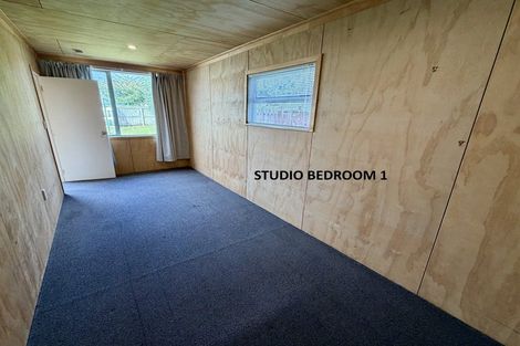 Photo of property in 9 Goldsmith Crescent, Levin, 5510