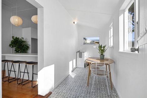 Photo of property in 42 Hine Street, New Plymouth, 4310