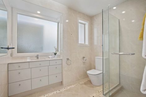 Photo of property in 150 Bleakhouse Road, Mellons Bay, Auckland, 2014