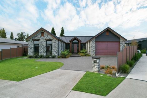 Photo of property in 26 Phoenix Palms Grove, Levin, 5510