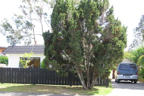 Photo of property in 23 Dakota Avenue, Beach Haven, Auckland, 0626