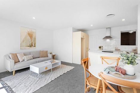 Photo of property in 17b Division Street, Riccarton, Christchurch, 8041