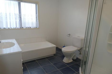 Photo of property in 9 Tamworth Crescent, Newlands, Wellington, 6037