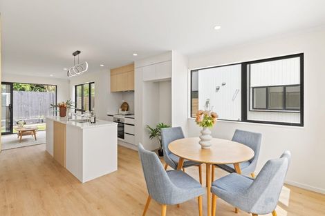 Photo of property in 1/113 Beach Road, Te Atatu Peninsula, Auckland, 0610