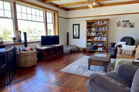 Photo of property in 71 Kent Street, Picton, 7220